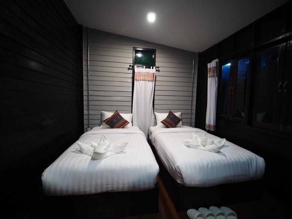 Pround Nan Cottage Экстерьер фото