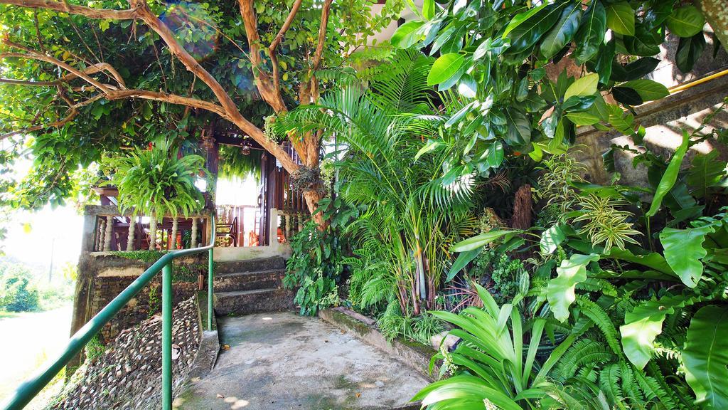 Pround Nan Cottage Экстерьер фото